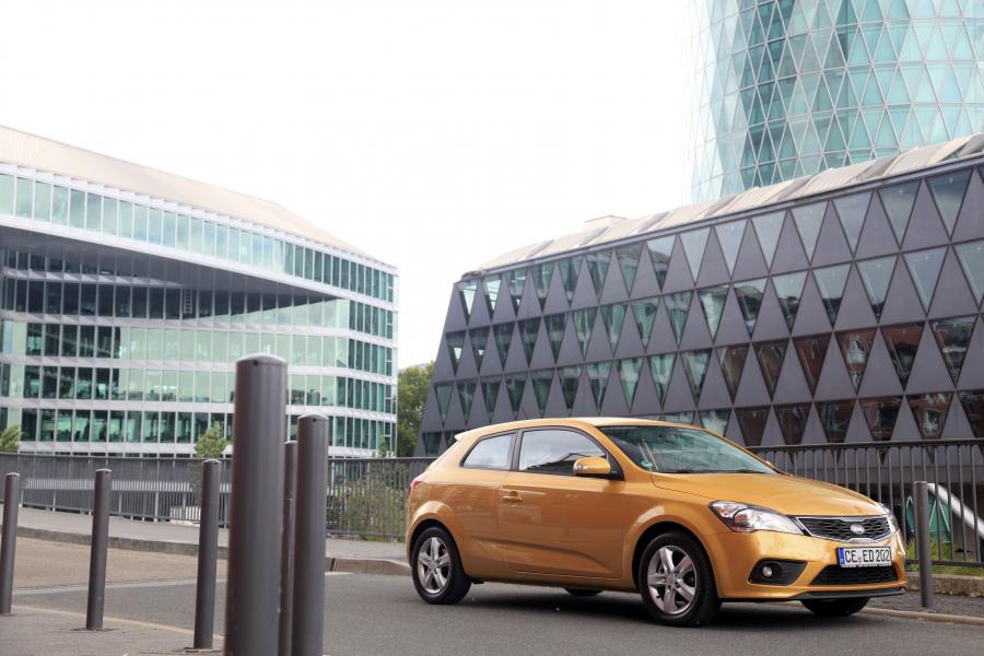  Kia pro_cee&rsquo;d EcoDynamics 2011 года  (фото 14 из 133)